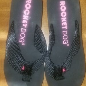 Rocket Dog black platform flip flops